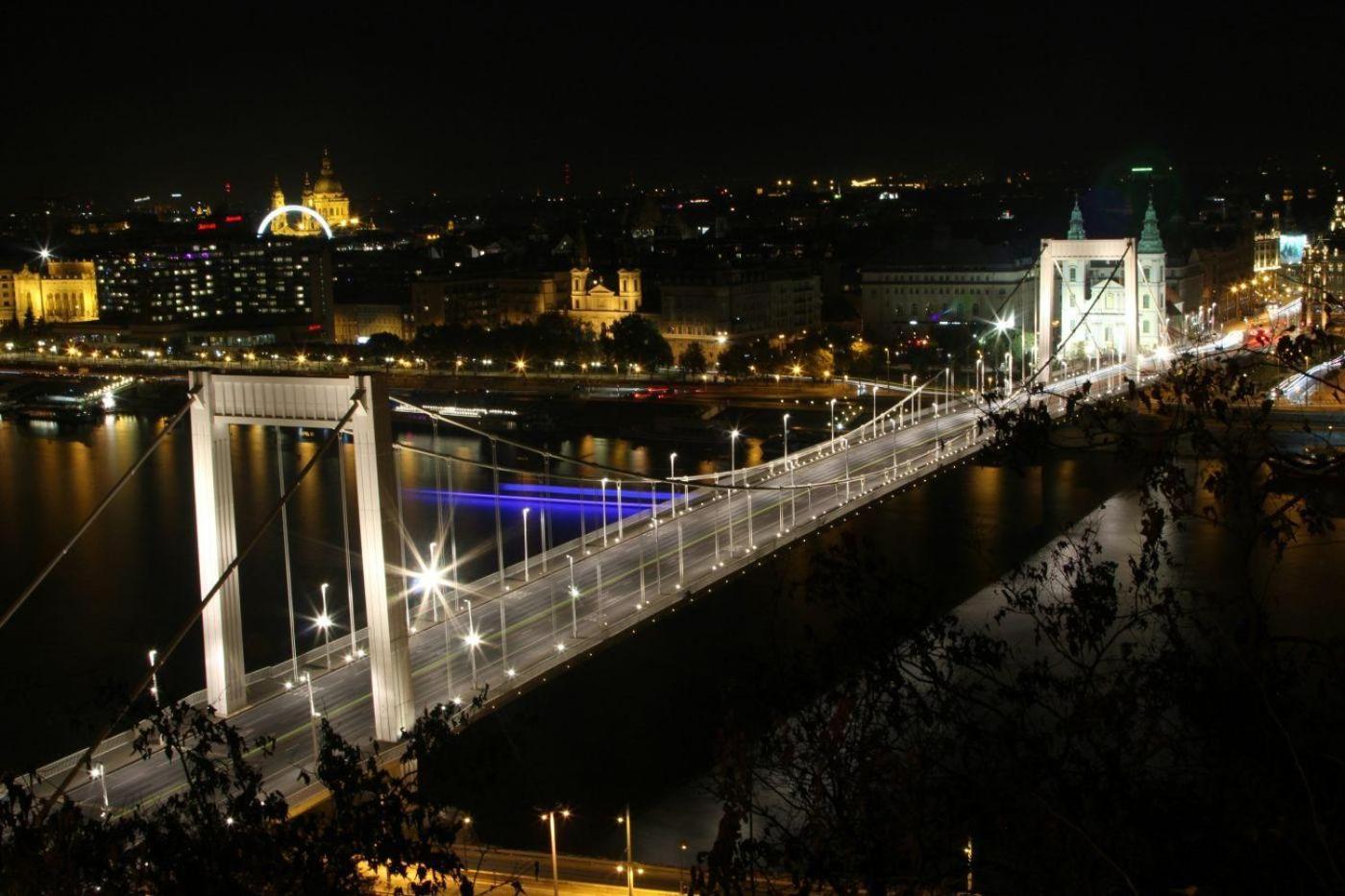 Bright Apartment In The Most Beautiful Street Of Budapest Vaci Street, Fashion Street 布达佩斯 外观 照片